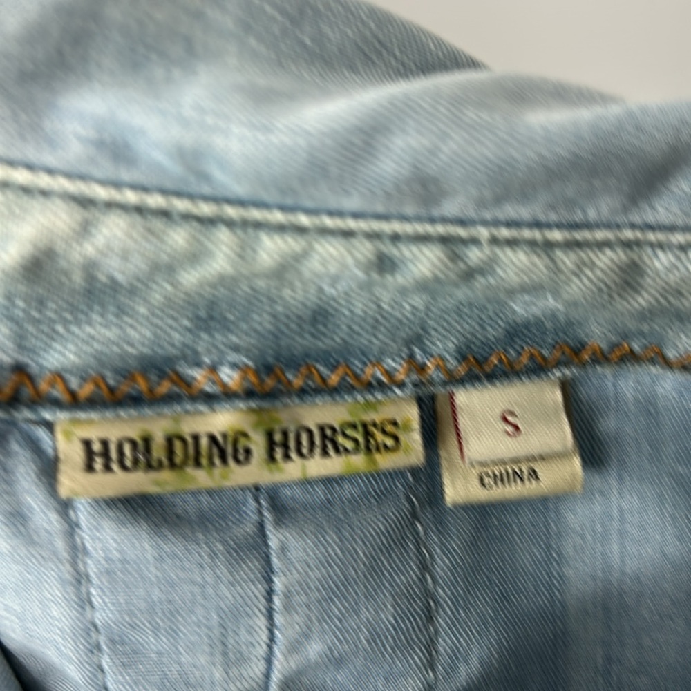 Anthropologie Holding Horses Chambray Button Down Shirt - Picture 3 of 12